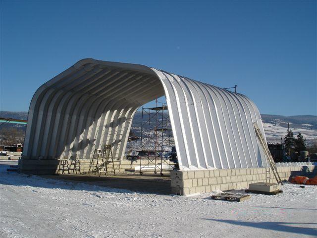 Alpine equipment storage with open ends