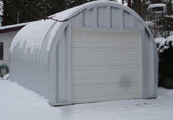 Mini garage in winter