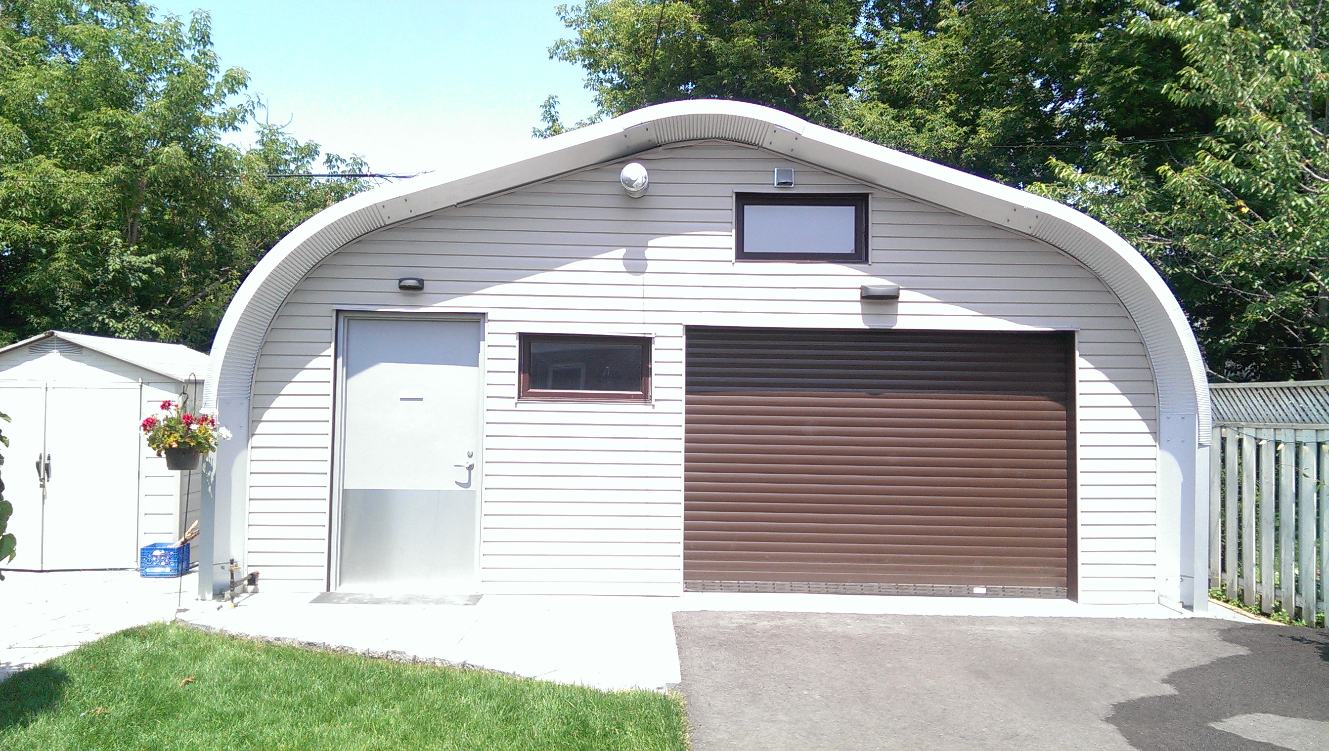 Econospan garage in the city