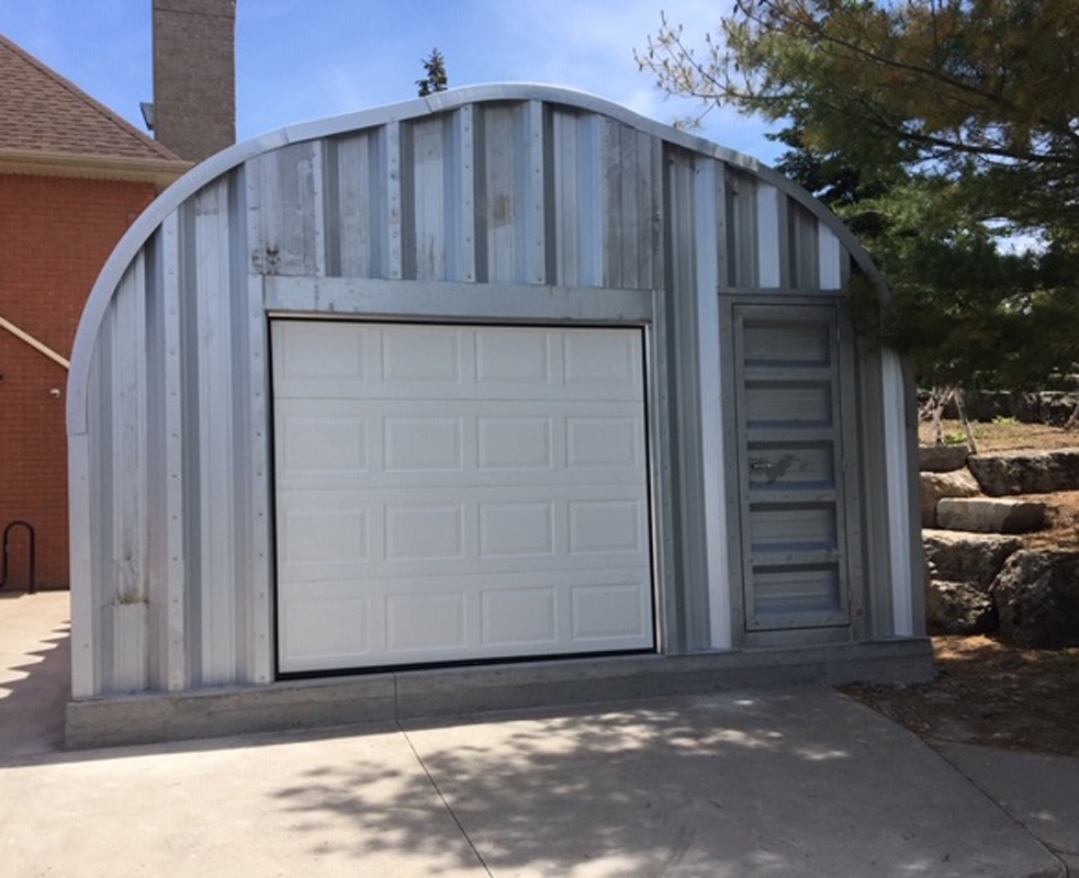 Econospan garage with Pioneer front endwall