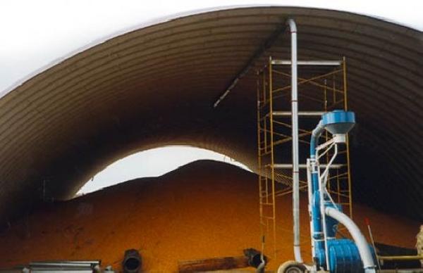 Arch building for grain storage