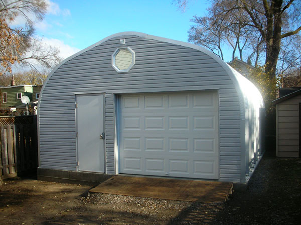 Econospan garage exterior with specialty window