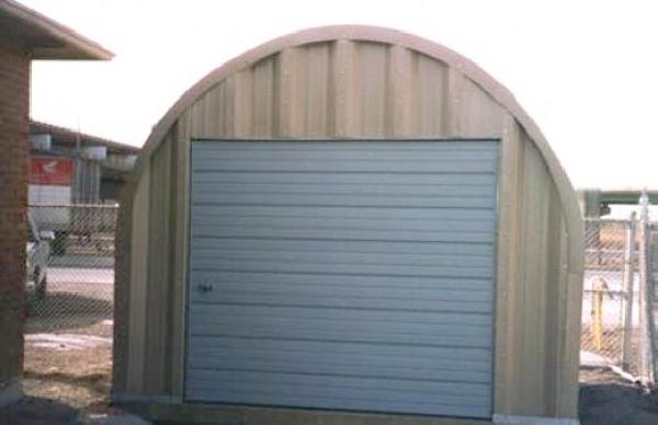 Mini building garage with painted front wall